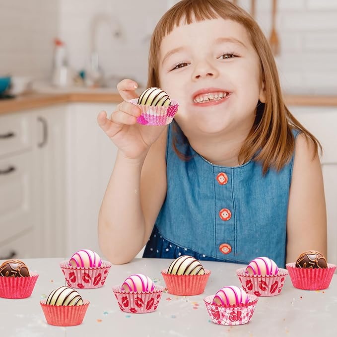 AUGSUN 800pcs Valentine's Day Mini Cupcake Liners Pink Red Valentine Cupcake Baking Cups Mini Cupcake Wrappers for Valentine's Day Party Cake Candy Chocolate Wrap Making Supplies(8 Style)