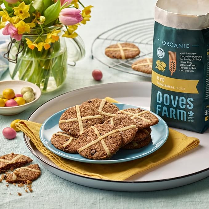 Doves Farm Organic Rye Wholemeal Flour | Stoneground Ancient Grain Flour | Perfect for Close-Textured Breads, Cakes & Biscuit Baking | High in Fiber | Imported from UK | 35.27 Oz (Pack of 2)