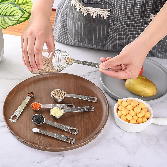 18/8 Stainless Steel Measuring Cups and Spoons Set, Metric & US 6 Measuring Cups and 7 Measuring Spoons with Leveler & 5 Mini Measuring Spoons for Baking & Kitchen