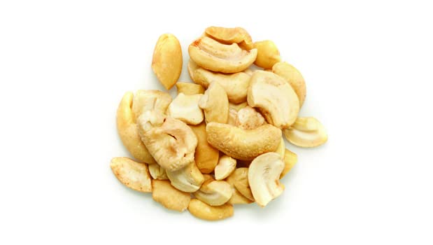 Yupik Organic Raw Cashew Pieces, 2.2 lb (35.2 oz), Gluten-Free, Kosher, Non-GMO, Vegan, Chopped Nuts, Unsalted, Unroasted, Oil-Free, Crunchy Cashews, Ideal for Baking & Cooking
