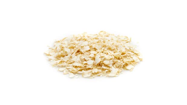 Yupik Organic White Quinoa Flakes, 2.2 lb (35.2 oz), Non-GMO, Gluten-Free, Kosher, Vegan, Salt-Free, Oil-Free, Plant-Based Protein, Source of Fiber, Alternative to Oats, Ideal for Baking & Cooking