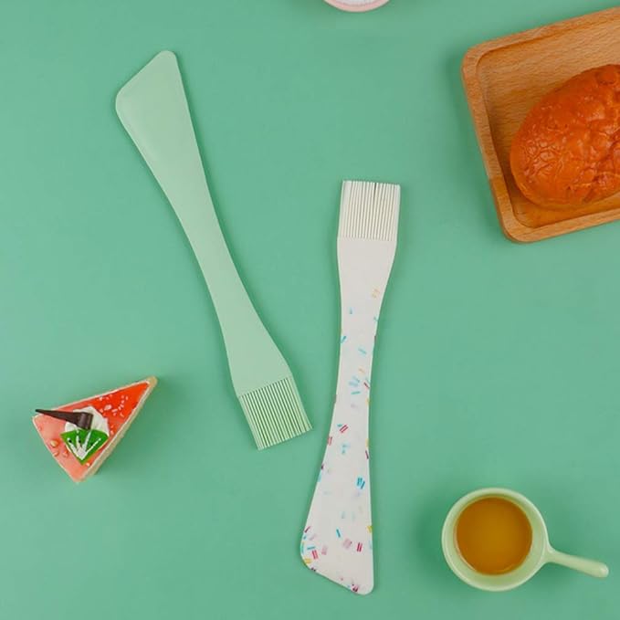 Hemoton 2- in- 1 Silicone Scraper with Oil Brush Double Head Spatula Basting Pastry Brush Baking Scraper Cream Spatulas Cooking Baking Tools (Assorted Color)