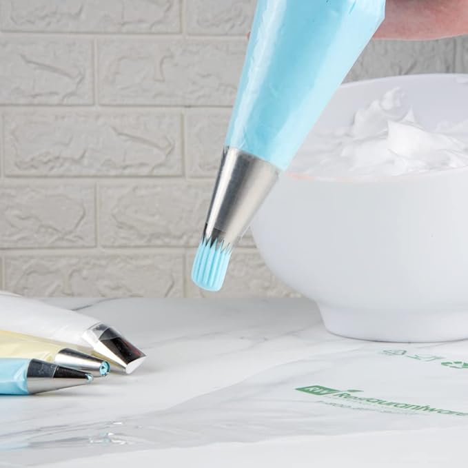 Restaurantware Pastry Tek Piping Tip 1 Open Star Decorating Tip - #8B Dent-Resistant Stainless Steel Icing Tip Dishwasher-Safe Decorate Cupcakes Cakes or Cookies