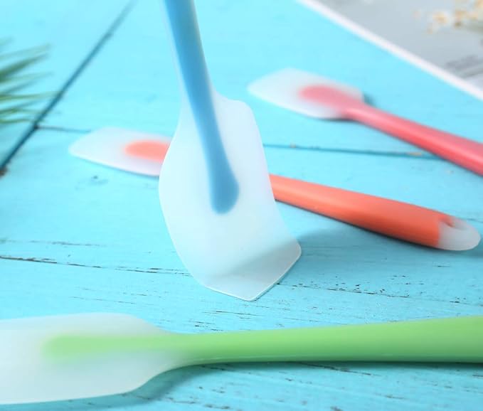 Silicone Spatula Set of 4 - Heat Resistant Flexible Spatula 450F with Stainless Steel Core - Food Grade Premium Good Grip Kitchen Utensils - Seamless, Heavy Duty, BPA Free, Dishwasher Safe