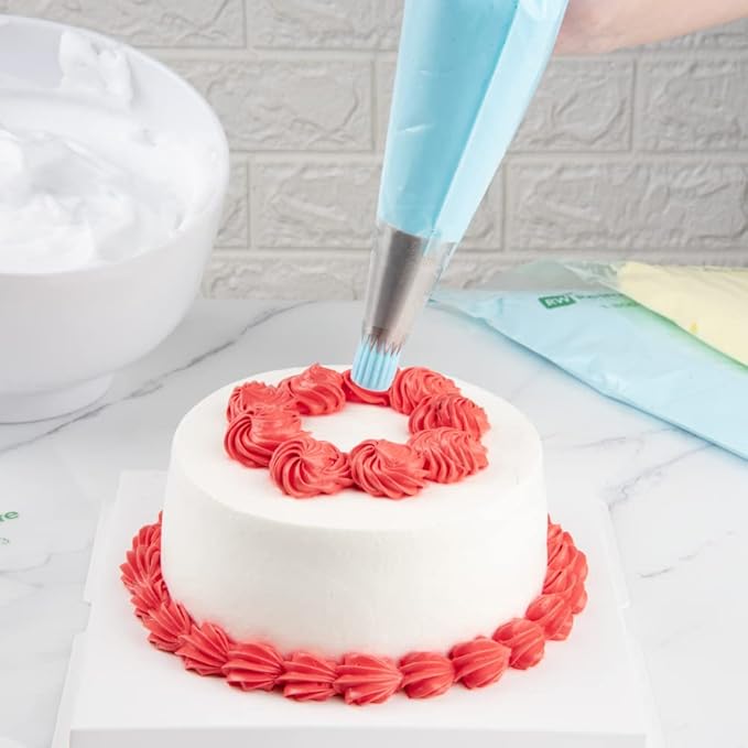 Restaurantware Pastry Tek Piping Tip 1 Open Star Decorating Tip - #8B Dent-Resistant Stainless Steel Icing Tip Dishwasher-Safe Decorate Cupcakes Cakes or Cookies (Pack of 2)