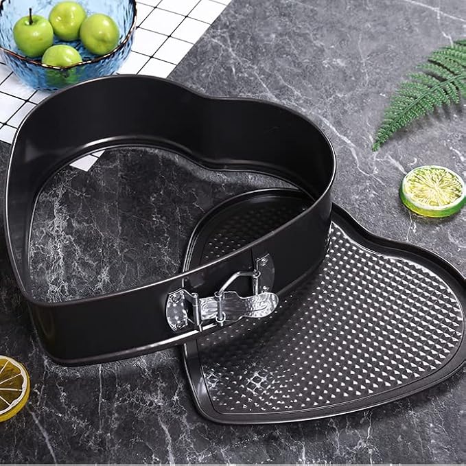 1 Piece Heart Springform Cake Tin, Pudding Pan, Cake Tins for Baking Non Stick, Bake Tin for Cake, Square Baking Pans for Cakes, PFOA free, Robust 1 mm Carbon Steel, 17 cm
