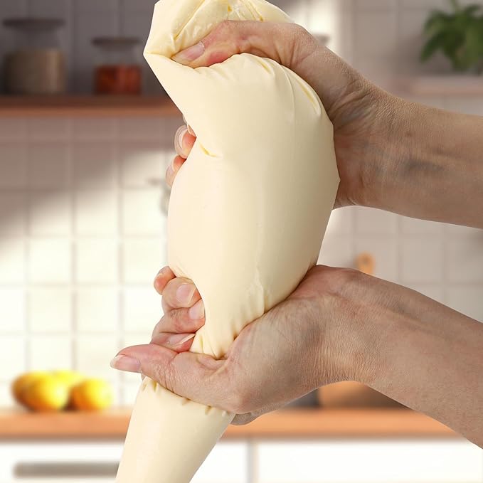 Piping Bags 18 Inch 100 Pcs Anti Burst Pastry Bags Disposable Tipless Icing Bag for Cake Decorating