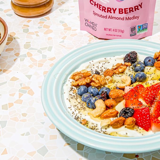 Daily Crunch, Zero Seed Oils, Gluten Free, 4oz (6 Pack, Cherry Berry Sprouted Nut Medley)
