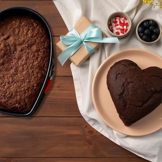 IBILI 8.6-Inch Heart Shaped Cake Pan | Made in Spain | Springform Pan with Removable Bottom/Leakproof Cake Pan, Non-Stick Cheesecake Pan, Perfect for Baking Desserts For Weddings & Valentine's Day