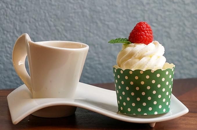 Paper Baking Cups (Polka Dots), Greaseproof Disposable Cupcake Liners (Green, Large Cups (50-Pack))