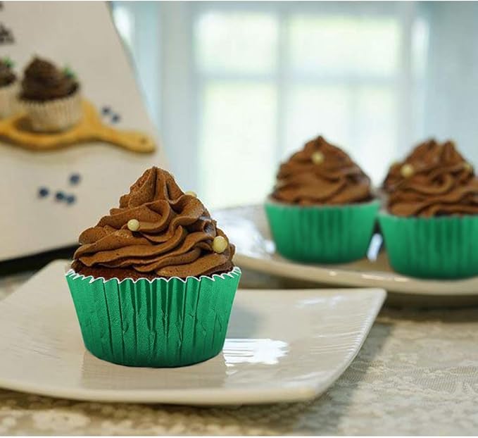 Cupcake Liners Green,GOLF Standard Size Green Foil Cupcake Liners Wrappers Metallic Baking Cups,Muffin Paper Cases, 100 Pack