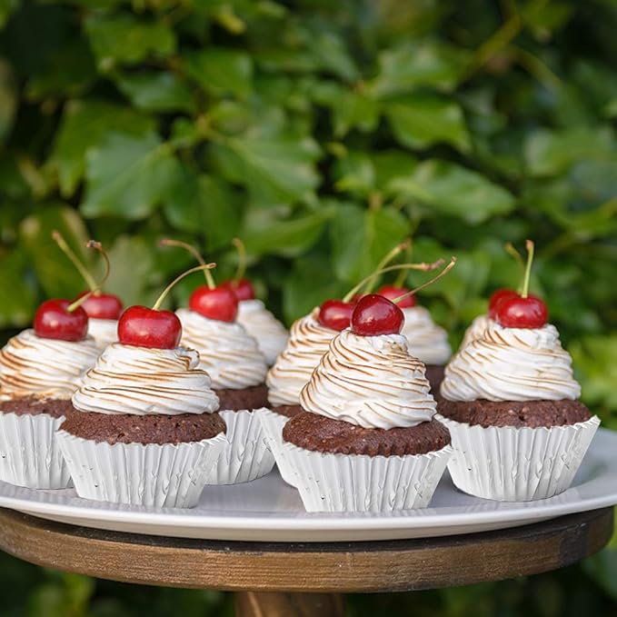 Cupcake Liners Silver,GOLF Standard Size Silver Foil Cupcake Liners Wrappers Metallic Baking Cups,Muffin Paper Cases, 100 Pack