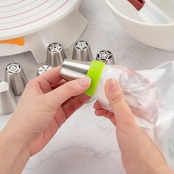 Restaurantware Pastry Tek Tri-Color Coupler 1 Durable Russian Tips - Dishwashable For Decorating Desserts White Plastic 3-Color Coupler