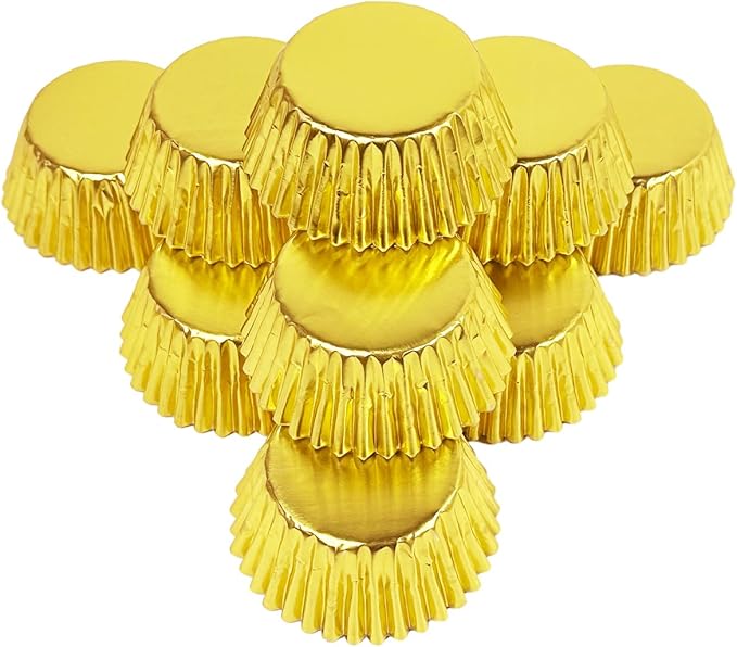 qiqee Mini Gold Foil Cupcake Liners For Baking 300pcs Baking Cups Thick ＆ Sturdy, Oil Resistance, Muffin Liners Paper(Small Size 1.25inch Bottom)