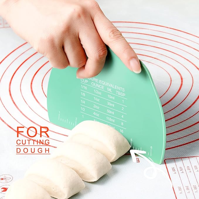 Teenitor 2 Pieces Dough Scraper, Plastic Dough Cutter, Bread Scraper for Sourdough, Bench Scraper with Measuring Scale, Multipurpose Food Scrapers for Dough, Cake, Bread Green