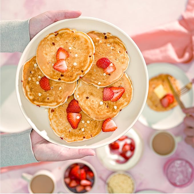 Bob's Red Mill White Chocolate & Strawberry Pancake Mix, 20oz (Pack of 4) - Just Add Water, Makes 32-40 Pancakes per Bag