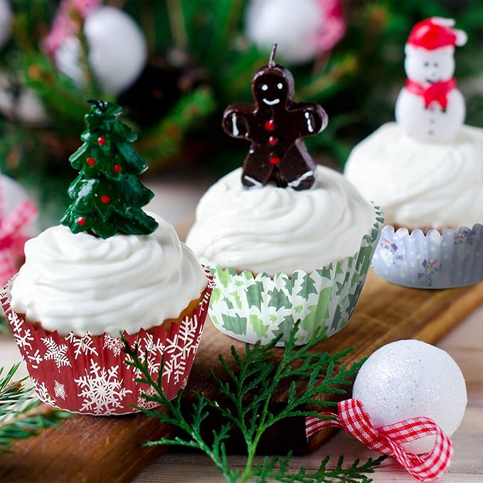 CHENGU 600 Pieces Christmas Cupcake Wrappers, Candy Santa Claus Cupcake Liners Snowman Xmas Colorful Paper Baking Cups for Cake Make Baking Supplies, 6 Styles(Candy Styles)