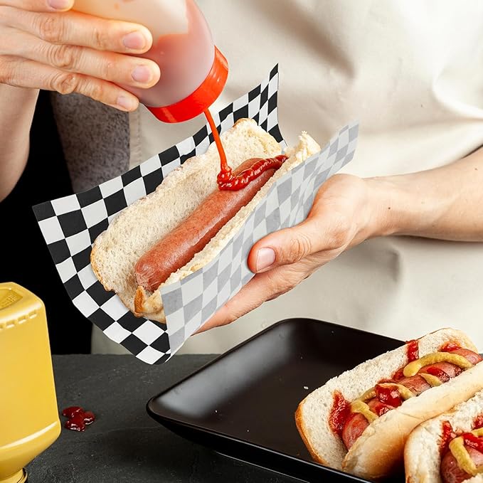 200 Pcs Wax Paper Sheets for Food Deli Wrap Paper Sheets 8.5x8.5"Food Basket Liners Black Checkered Square Sandwich Wraps for Burgers Bread Restaurant Barbecue Picnic