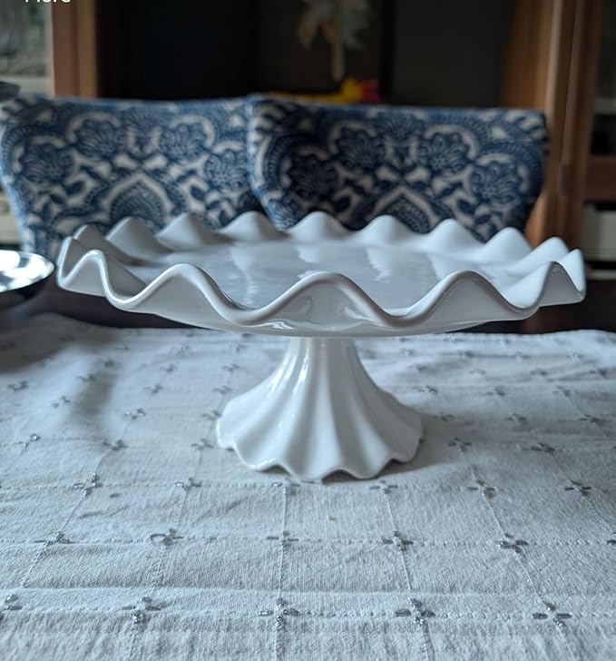 10.5-Inch White Porcelain Cake Stand – Elegant Dessert & Cupcake Stand for Cake, Pastries & Cookies – Decorative Wavy-Edge Pedestal Cake Plate for Wedding, Baby Shower & Dessert Table Display