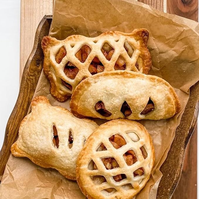 3PCS Dough Presser Pocket Pie Molds, Party Potluck Hand Pie Molds, Apple, Pumpkin And Acorn Shapes (classic model)