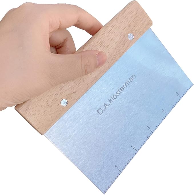 Dough Scraper, Stainless Steel Dough Divider Chopper Bread Scraper Cake Pastry Pizza Cutter Slicer with Wood Handle, 6 x 4-inch （1pcs）