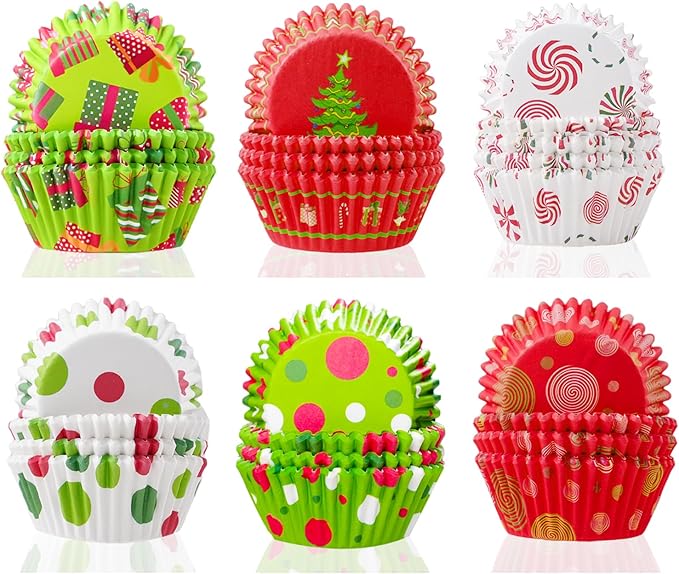 600 Count Christmas Cupcake Liners for Baking Red Green Muffin Mini Holiday Cupcake Liners for Christmas Holiday Birthday Party Candy Make Baking Supplies