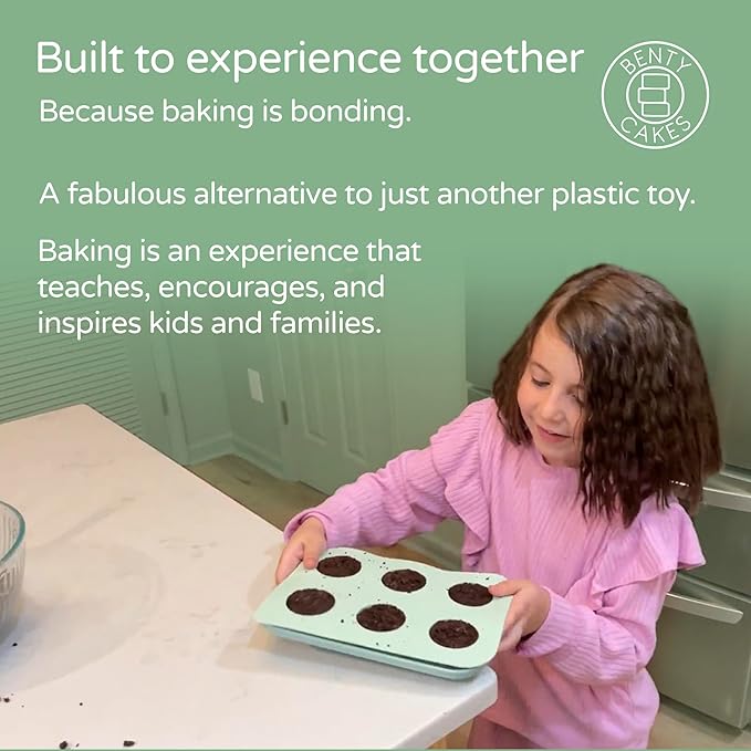 Benty Cakes – The Original CakePuck Bonus Bundle Set – Better than a Cake Pop! Make Chocolate Covered Desserts – BPA Free Silicone – Includes 1 Mold Set, 2 Trays and 2 Scrapers – Green