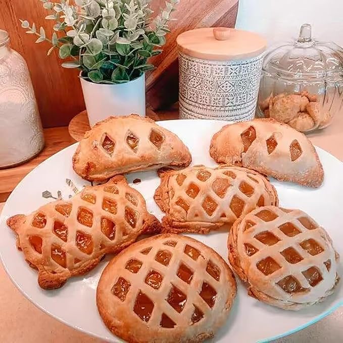 3PCS Dough Presser Pocket Pie Molds, Party Potluck Hand Pie Molds, Apple, Pumpkin And Acorn Shapes (classic model)