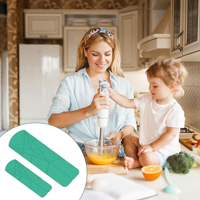 FLAT 3-IN-1 FOLDING MEASURING SPOONS | Magnetic Polygons Measuring Spoon,2 Spoons with 6 Different Sizes｜Space Saving, Nesting Design for Kitchen Storage｜Food Grade Silicone (Green)