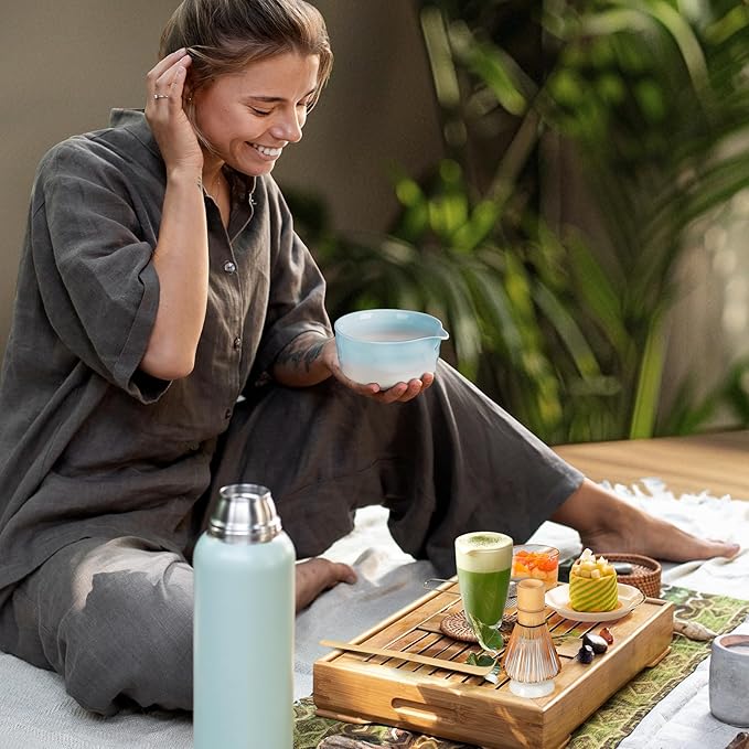 Matcha Whisk Set,Ceramic Matcha Kit Set Includes Bowl with Spout, Whisk,Holder,Bamboo Scoop and Sifter,5 pcs Matcha Tea Kit for Matcha Lovers, Ideal Gift Christmas, Birthday (Blue gradient)
