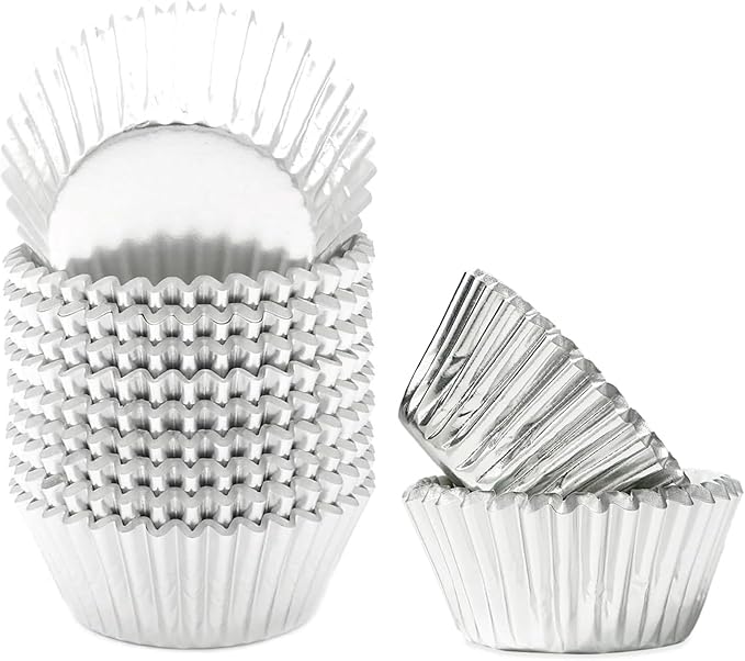 qiqee Silver Foil Cupcake Liners For Baking 300pcs Baking Cups Thick ＆ Sturdy, Oil Resistance, Muffin Liners Paper(Standard Size)