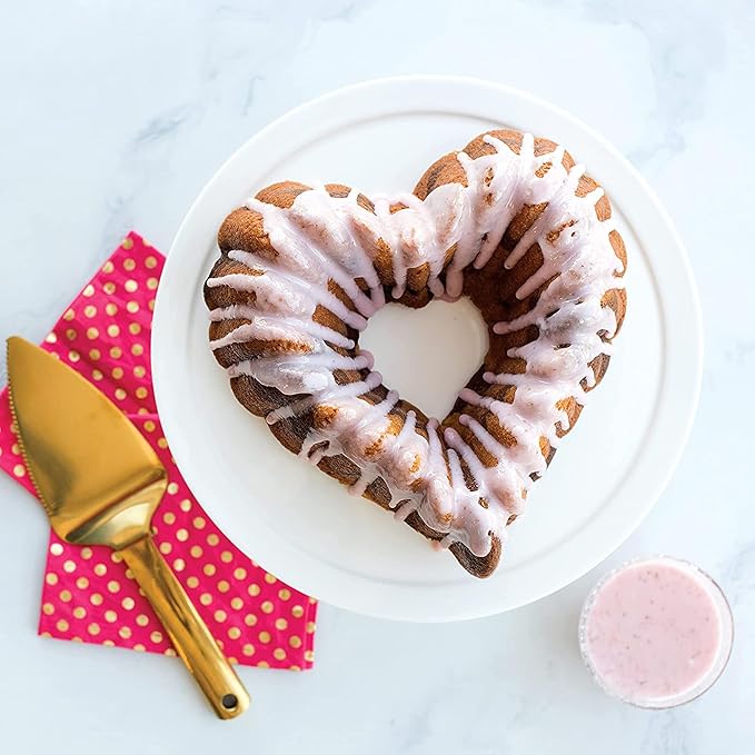 Kundalini Heart Shaped Cake Pans Charlotte Cake Mold Heart Shaped Fluted Cake Pan for Valentine’s Day Christmas Wedding Party 10inch Nonstick Heavy Duty Cake Pan