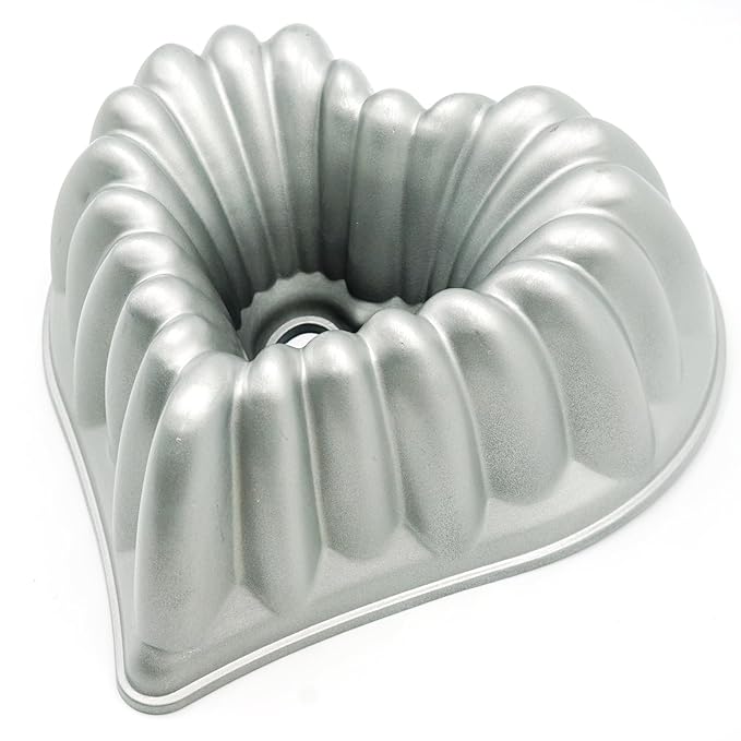 Kundalini Heart Shaped Cake Pans Charlotte Cake Mold Heart Shaped Fluted Cake Pan for Valentine’s Day Christmas Wedding Party 10inch Nonstick Heavy Duty Cake Pan
