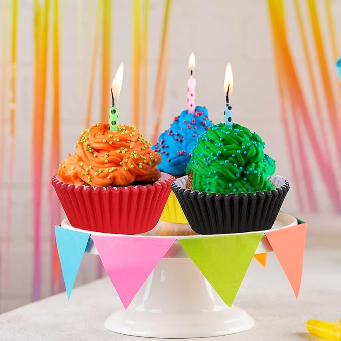 600 Pcs Race Car Cupcake Liner Paper Baking Cups Red Yellow Black White Checkered 4 Designs Muffin Liner Cake Storage Container for Birthday Party DIY Crafts Supplies, 2 x 1.2 Inch