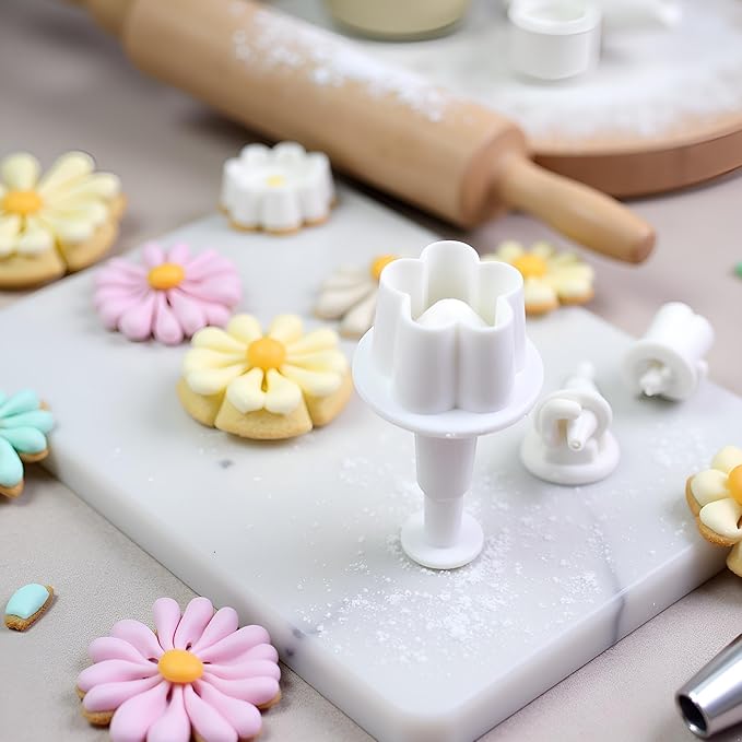4Pcs White Flower Plunger Cookie Cutter DIY Blossom Flower Cake Fondant Mold Plastic Cake Decorating Tools Baking Accessories Cookie Cutters For Baking Plastic, Dessert and Candy Sculpting Tools