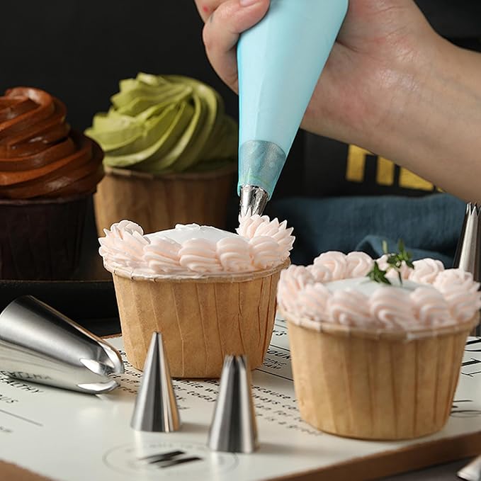 Icing Bags And Tips Set,Frosting Bags and tips,100 Disposable Icing Bags and Piping Tips For Cupcakes, Cookies, Cakes,Baking (120)
