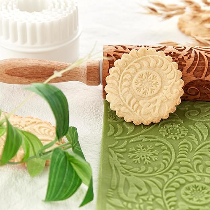 Christmas Rolling Pin 2 Pack, Snowflake Embossed Wooden Rolling Pin for Baking, Non-Stick Patterned Dough Roller for Christmas Cookies, Pie Crust, Holiday Baking Tools & Supplies (2 Piece Set)