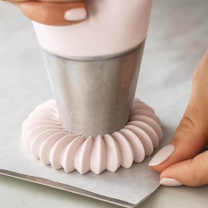 4 PCS Large Piping Tips Set Stainless Steel Big Icing Nozzles Kit with 10 PCS Piping Bag Cake Decorating Tips For Pastry, Cookies, Cupcakes, Baking Supplies