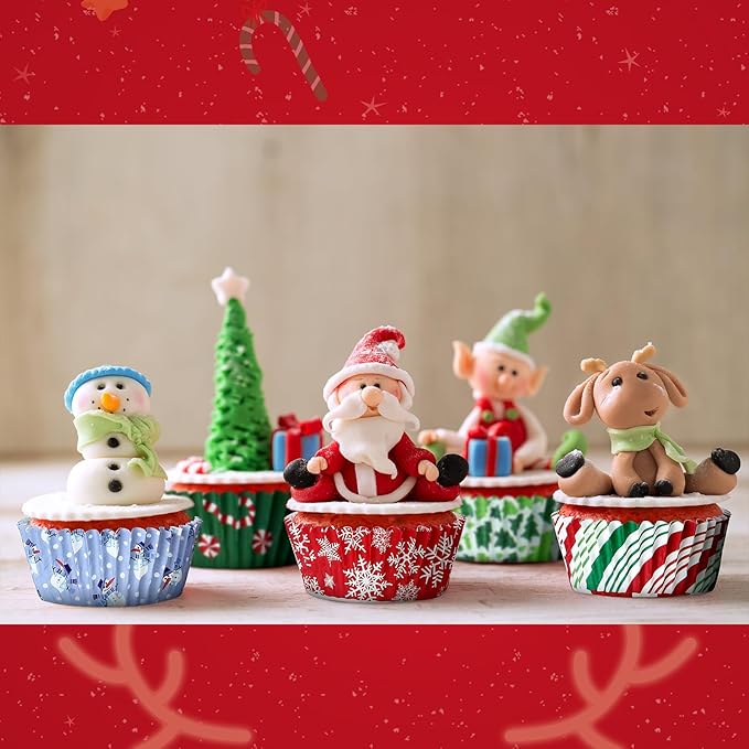 CHENGU 600 Pieces Christmas Cupcake Wrappers, Candy Santa Claus Cupcake Liners Snowman Xmas Colorful Paper Baking Cups for Cake Make Baking Supplies, 6 Styles(Candy Styles)