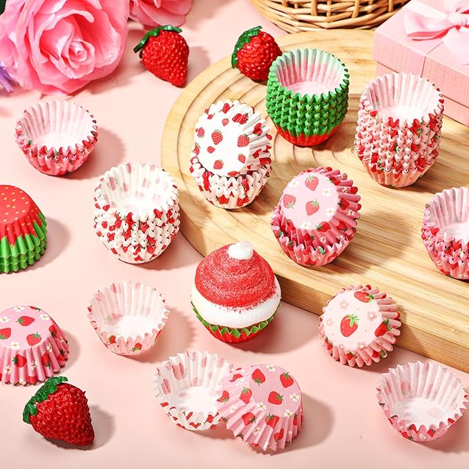 Jetec 800 Pcs Cupcake Liners Cupcake Wrappers Grease Proof Blue Muffin Liners Disposable Cupcake Papers Baking Cups for Baking Weddings Party (Strawberry, 1.38 x 0.79 inch)
