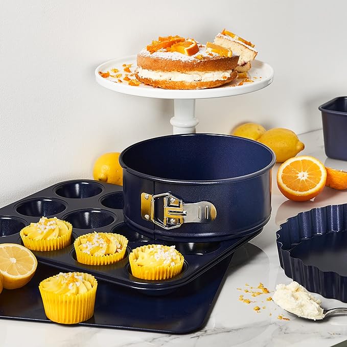 Zyliss E980195 Non-Stick Loose Base Round Sandwich Tin | 20cm/8in | Carbon Steel | Dark Blue | Cake Tin/Baking Tin/Bakeware/Cake Mould | Dishwasher Safe | 5 Year Guarantee