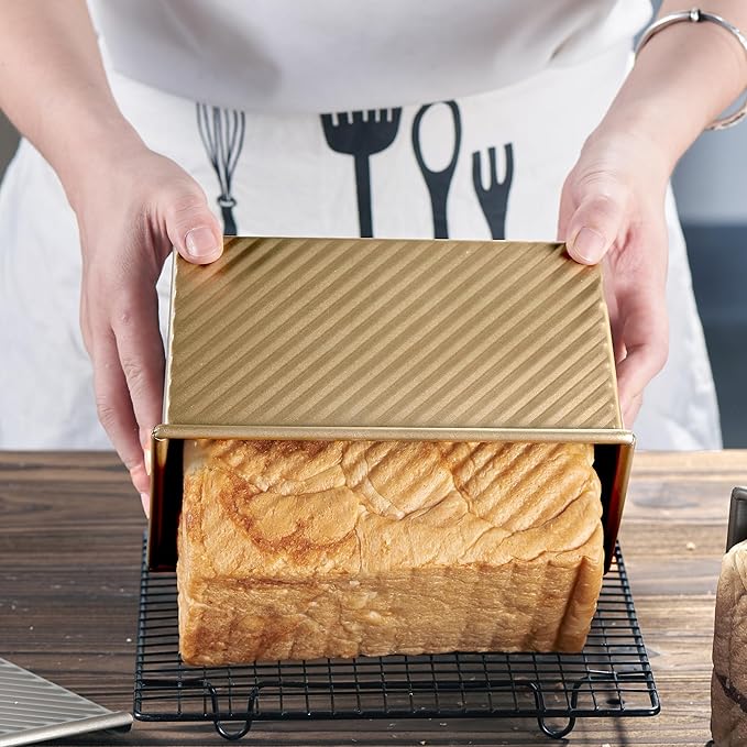 CURTA Commercial Pullman Loaf Pan with Lid 1 lb Dough Capacity Non-Stick Bakeware for Baking Bread, Corrugated Bread Toast Mold with Bread loaf pan, Champagne Gold 2pcs