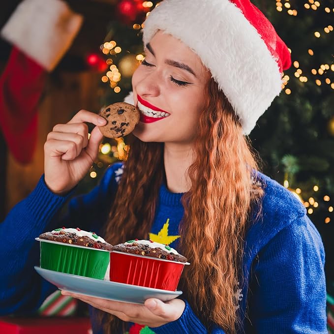 Aoriher 150 Pieces 10 oz Mini Cake Pans with Lids Aluminum Foil Baking Cups Square Disposable 4" x 4" Large Cupcake Cups Baking Tins for Kitchen Brownie Pudding Desserts Holders(Red,Christmas Green)