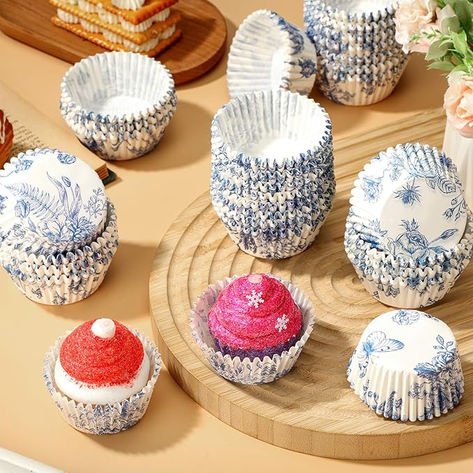 Jetec 800 Pcs Blue and White Flower Cupcake Liners Flower Cupcake Wrappers Grease Proof Blue Muffin Liners Disposable Papers Baking Cups for Baking Weddings Party(3.15 x 1.97 x 1.18 Inch)
