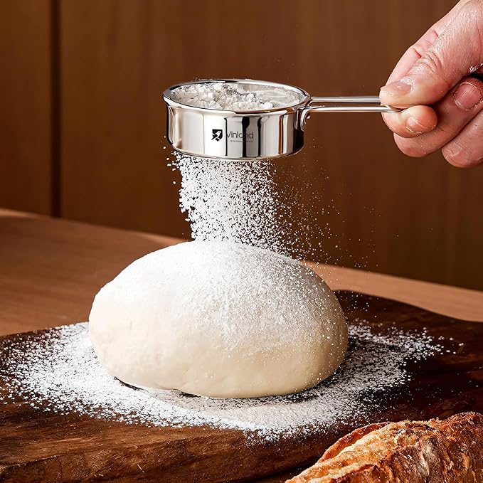 1/2 Flour Sifter, Sifter for Baking, Sifter for Enamels Fine Mesh Food-Grade Stainless Steel Vintage One-Hand Sifter Non-Rust Sifter used for Rapid Screening of Flour Apricot Flour Sugar Powder