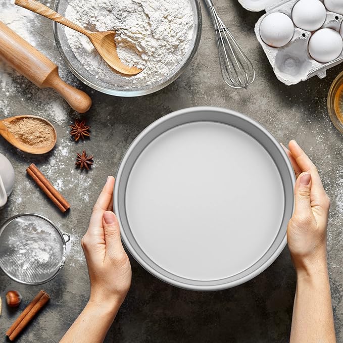 LAST CONFECTION 7" x 3" Aluminum Round Cake Pan - Professional Bakeware