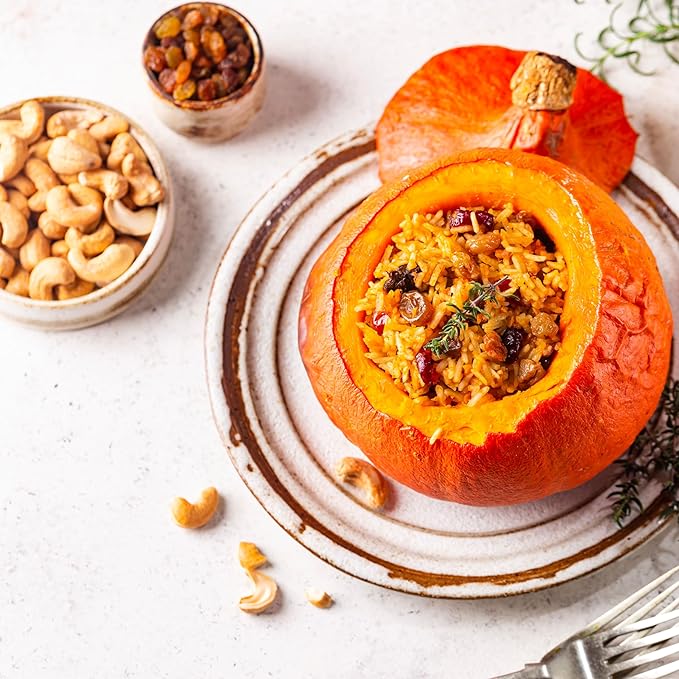 Yupik Organic Raw Cashews, 2.2 lb (35.2 oz), Kosher, Gluten-Free, Non-GMO, Vegan, Whole Nuts, Unsalted, Unroasted, Source of Protein & Iron, Nutritious, Crunchy, Healthy Snacks, For Baking & Cooking