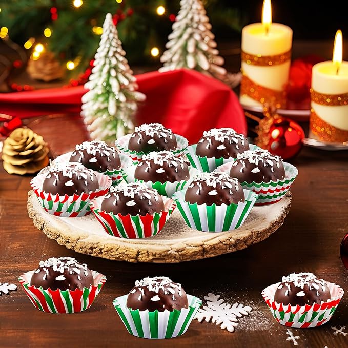 AUGSUN 800pcs Christmas Mini Cupcake Liners Cupcake Candy Pattern Baking Cups Mini Muffin Cupcake Wrappers for Xmas Holiday Birthday Party Cake Candy Chocolate Decorations Supplies