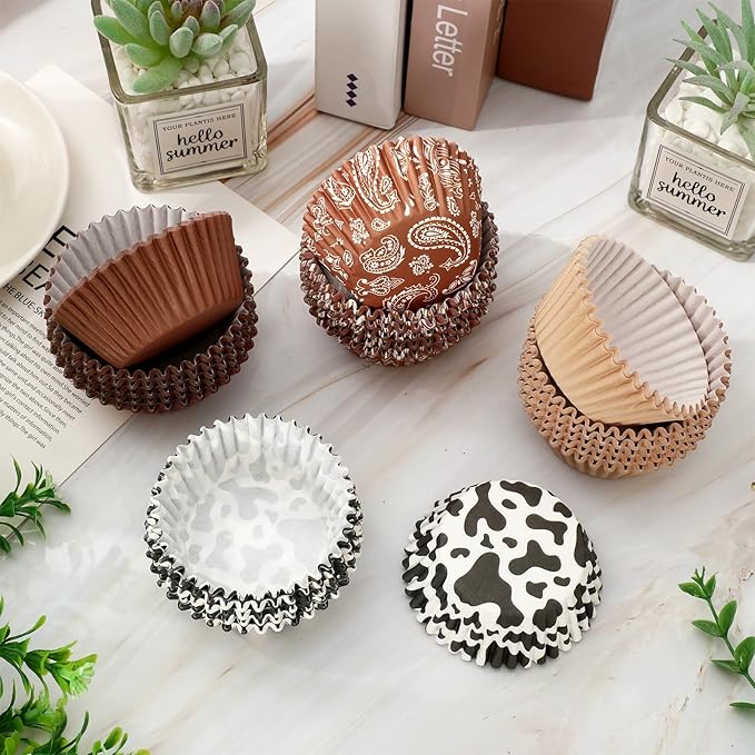 600 Pcs Western Cowboy Cupcake Liner Paper Baking Cups Brown Bandana Cow Print 4 Designs Muffin Liner Cake Storage Container for Rodeo Birthday Party DIY Crafts Supplies, 2 x 1.2 Inch