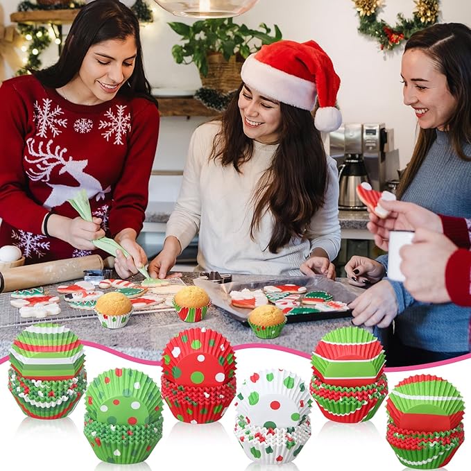 Vesici 600 Pcs Christmas Mini Cupcake Liners Red Green Candy Pattern Christmas Baking Supplies Mini Muffin Cupcake Wrappers for Xmas Holiday Birthday Party Cake Candy Chocolate Decorations Supplies
